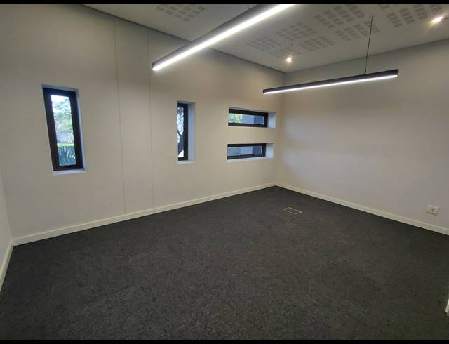 630M² OFFICE TO LET IN LONEHILL